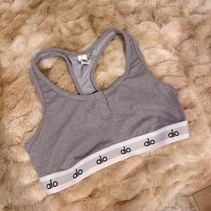 Alo Icon Ribbed Henley Bra - Athletic
Heather Grey